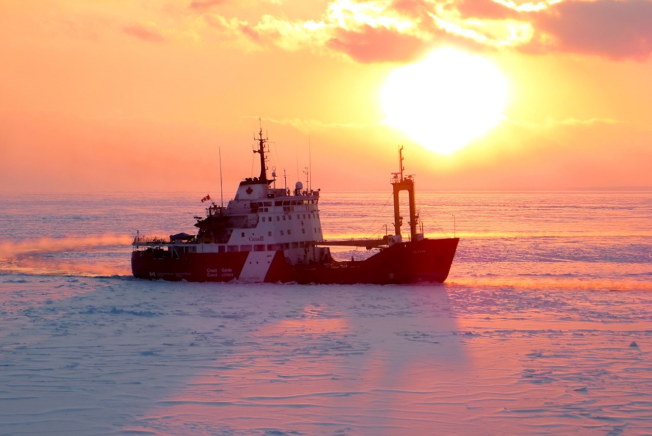 CCGS_Griffon_performing_icebreaking_operations._Credit_-_Canadian_Coast_Guard